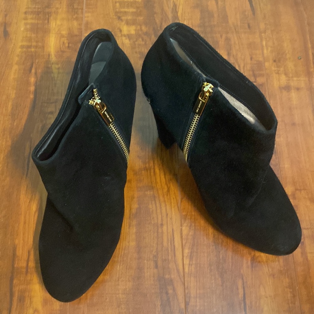 NWT MICHAEL MICHAEL KORS HAVEN BLACK SUEDE BOOTS - Picture 4 of 9